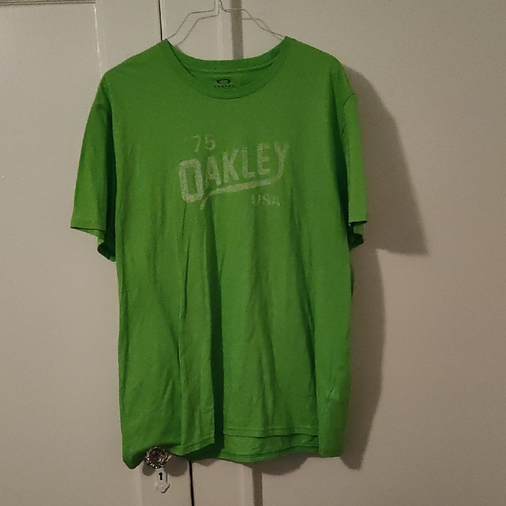Oakley Men's Vibrant Green Tee